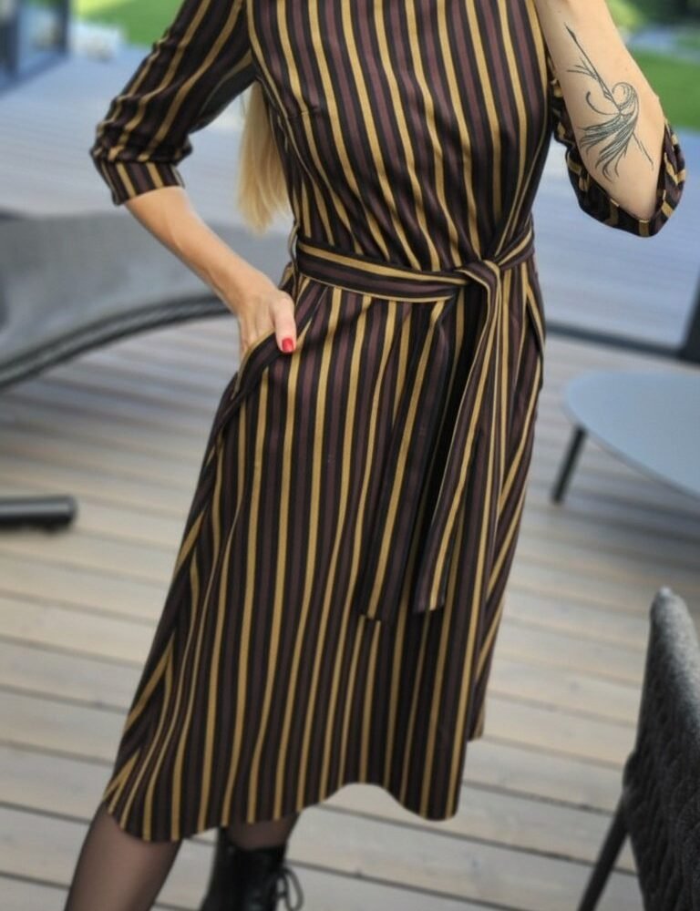 2025/11/1000135493-1.jpg Suknelė "Dona" dryžuota ruda