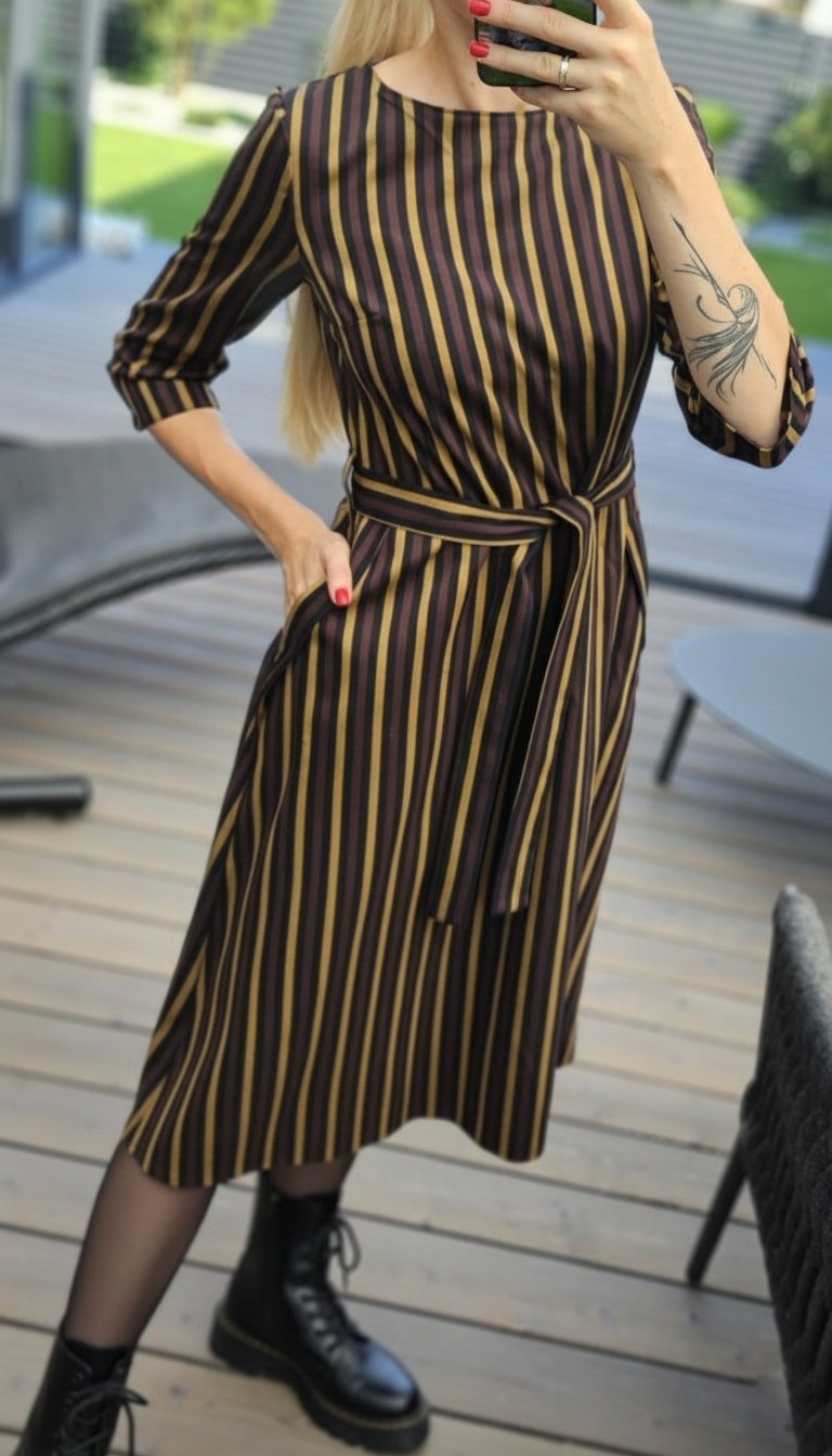 Suknelė "Dona" dryžuota ruda