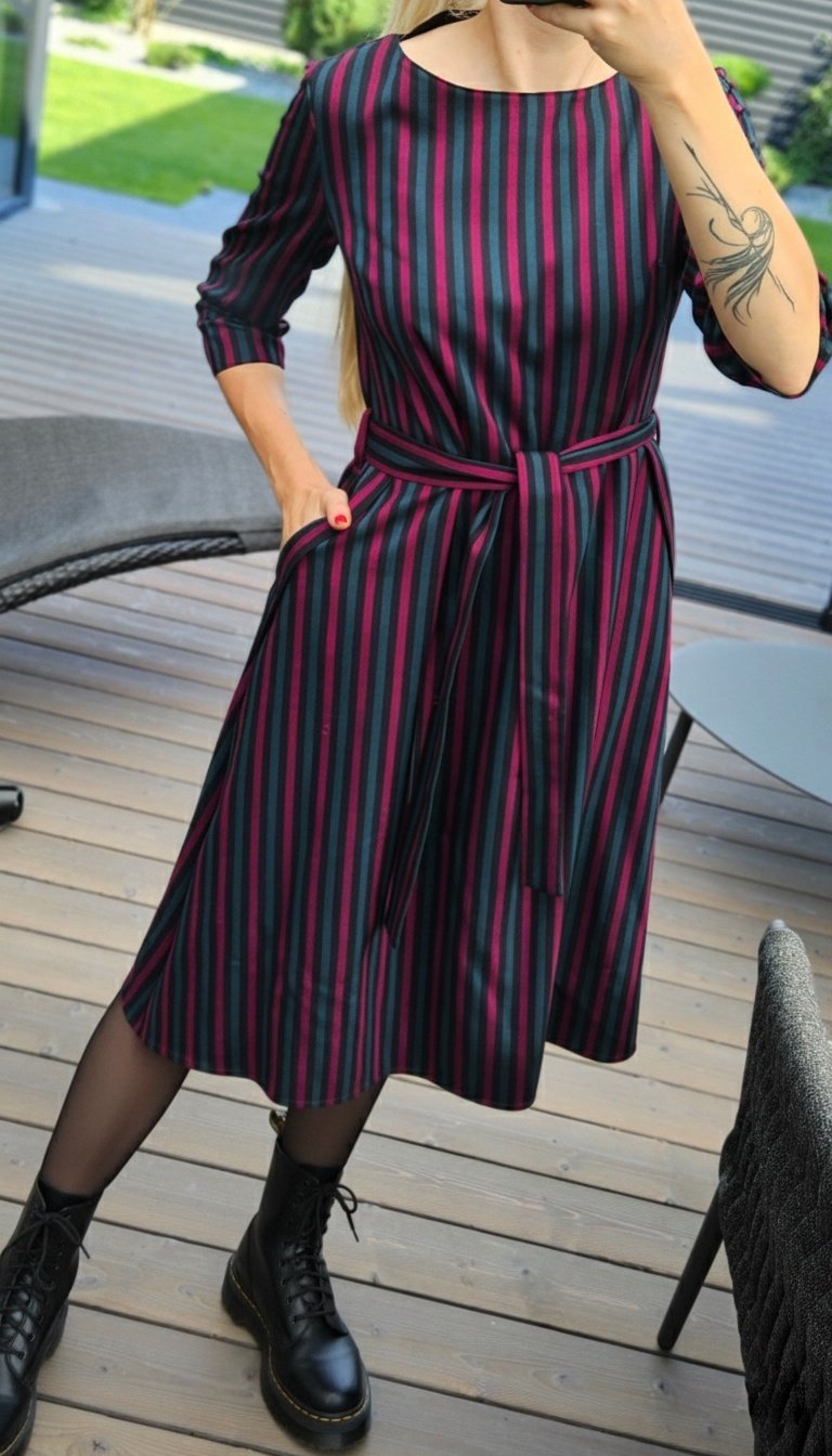 Suknelė "Dona" dryžuota violetinė