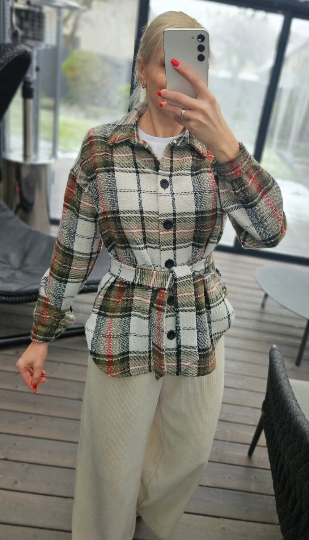 Marškiniai "Šiluma" šviesesni