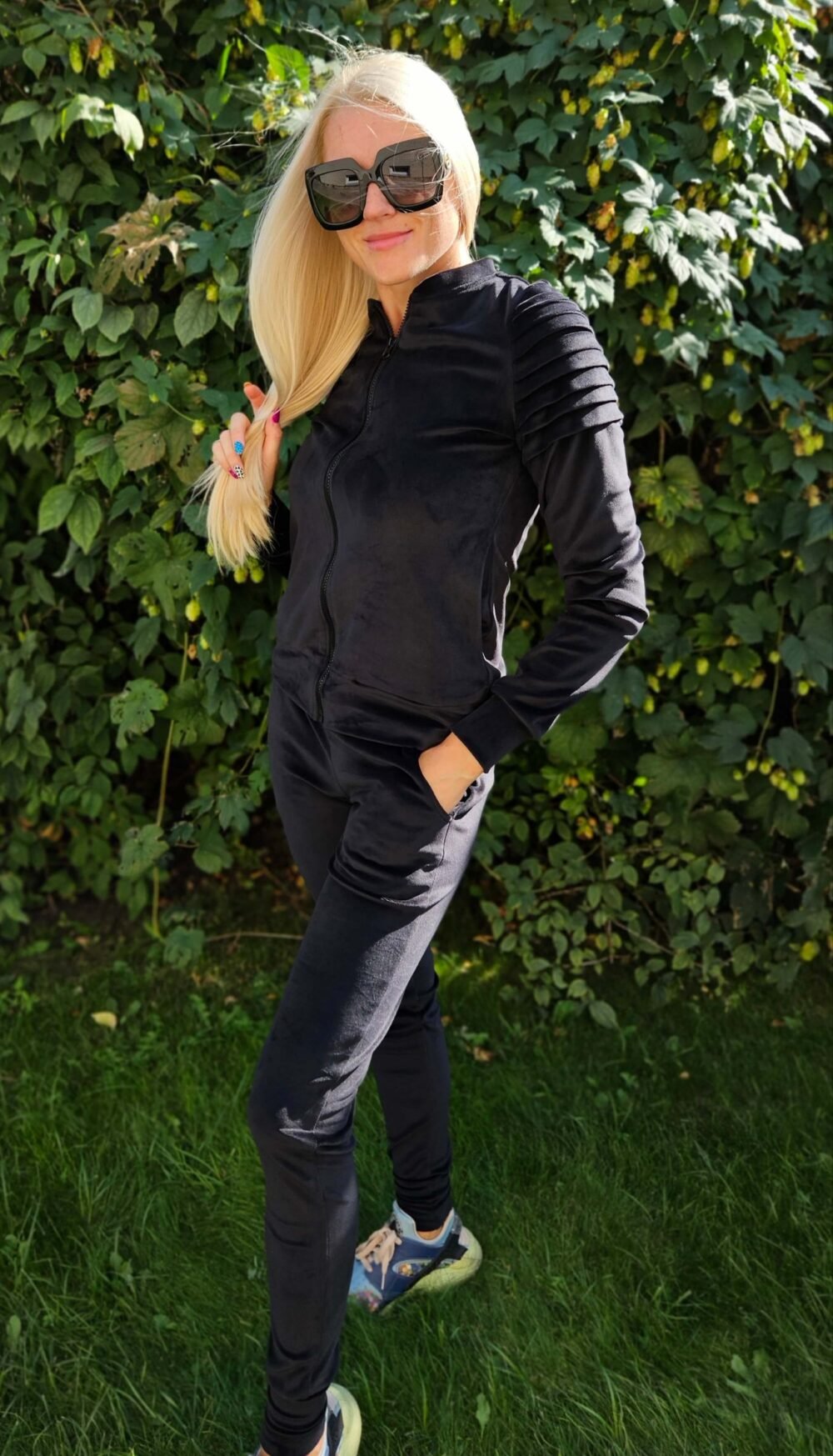 Soft veliūro laisvalaikio kostiumas "Waves"