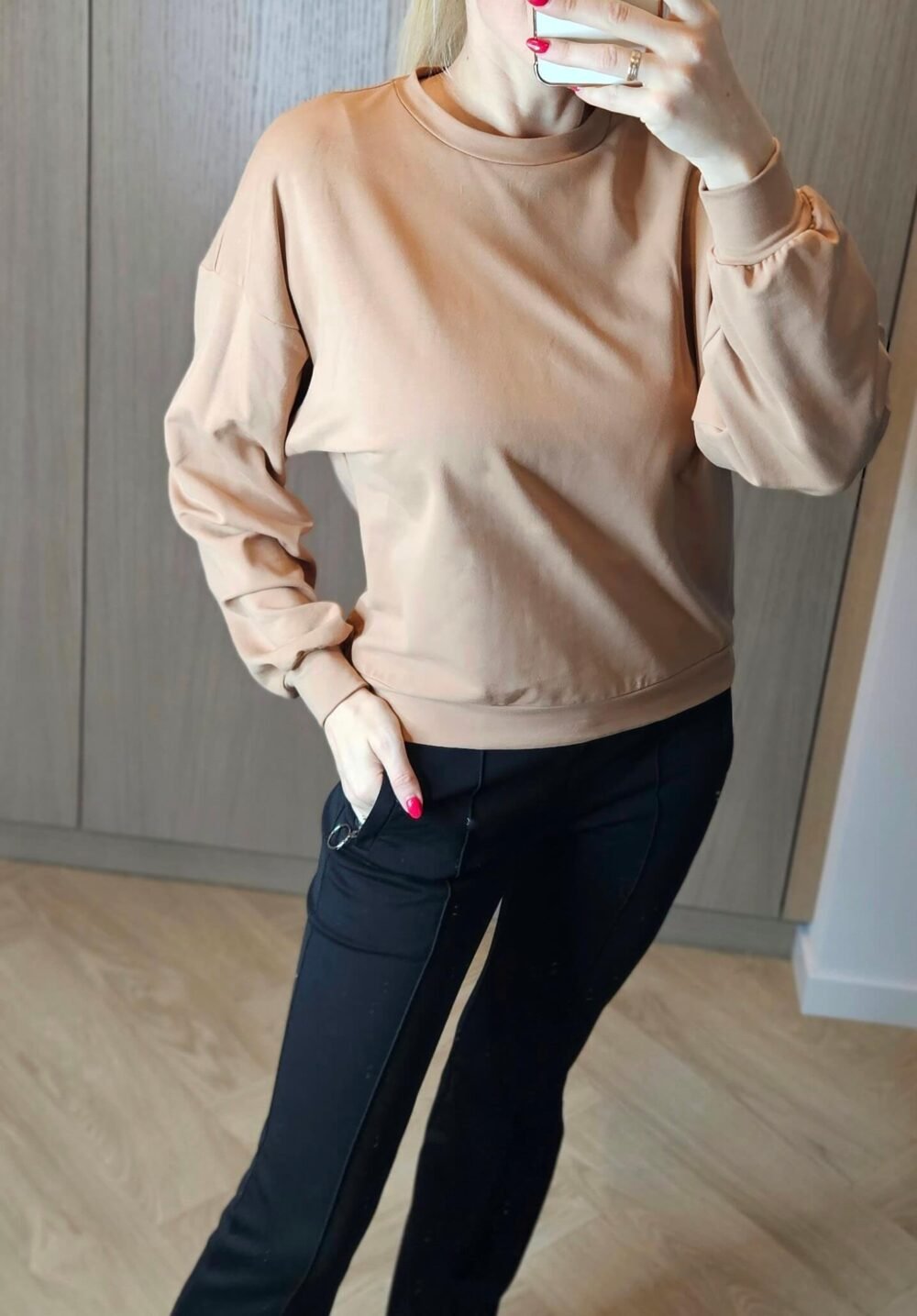 Kramelinis džemperis "Juna"