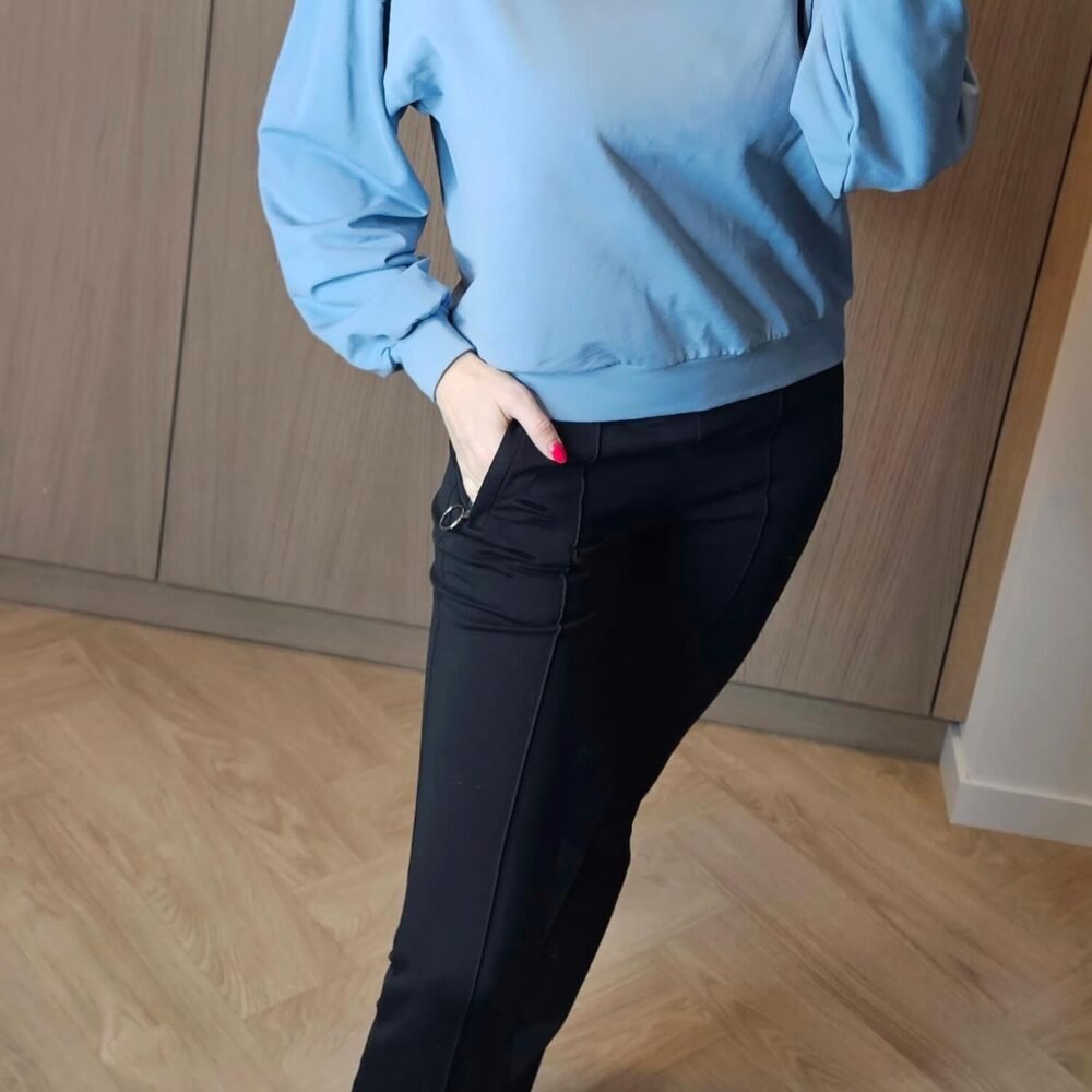 Melsvas džemperis "Juna"