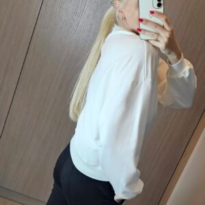 Baltas džemperis "Juna"