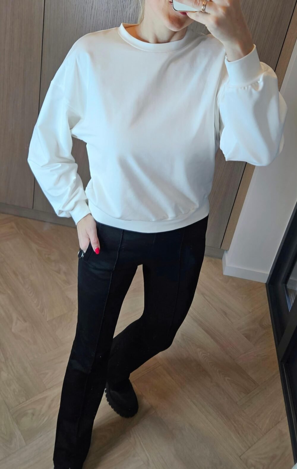 Baltas džemperis "Juna"