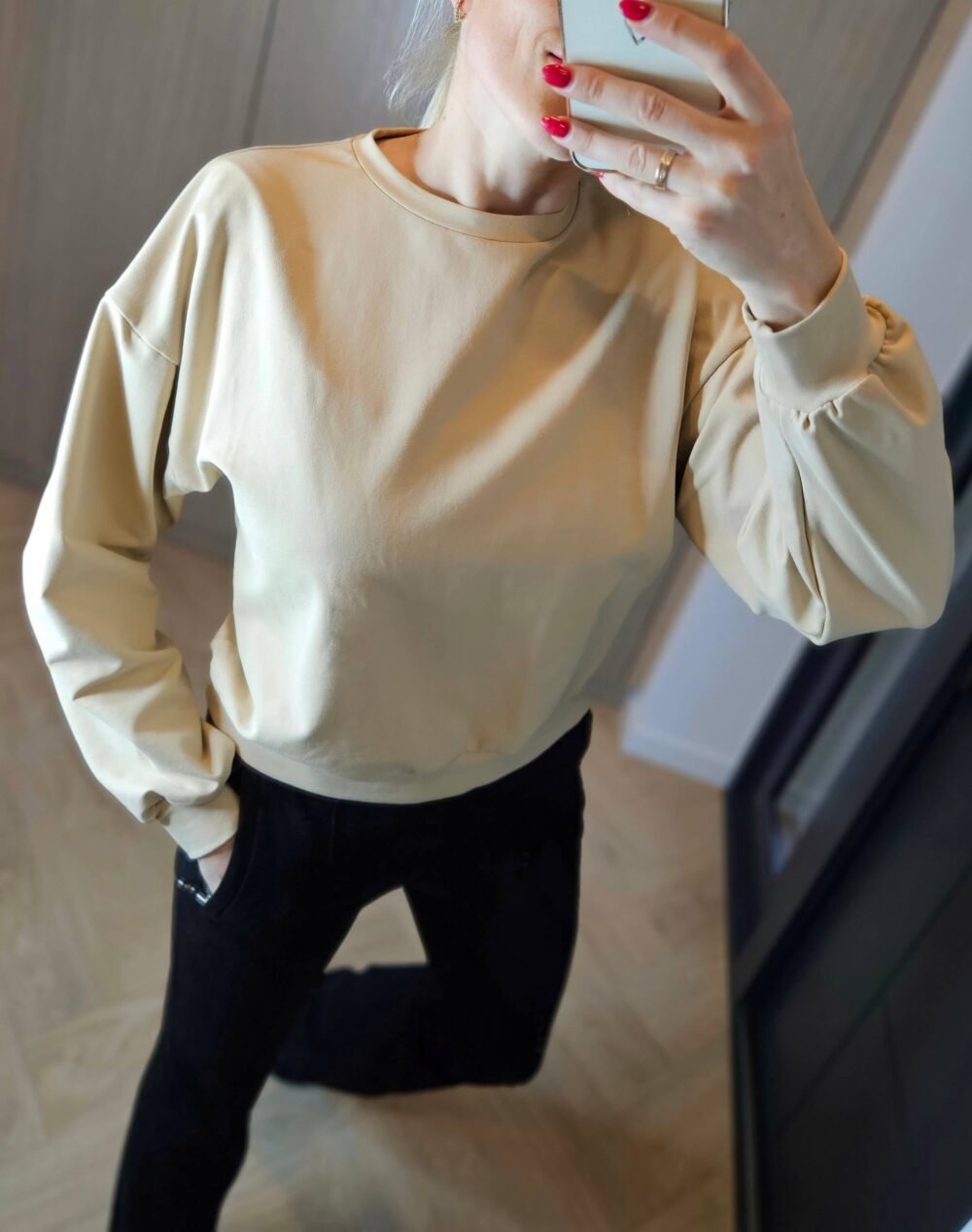 Kreminis džemperis "Juna"