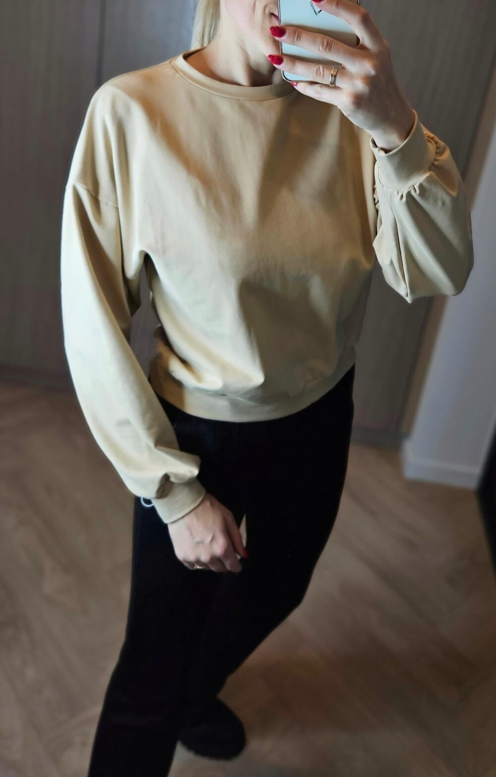 Kreminis džemperis "Juna"