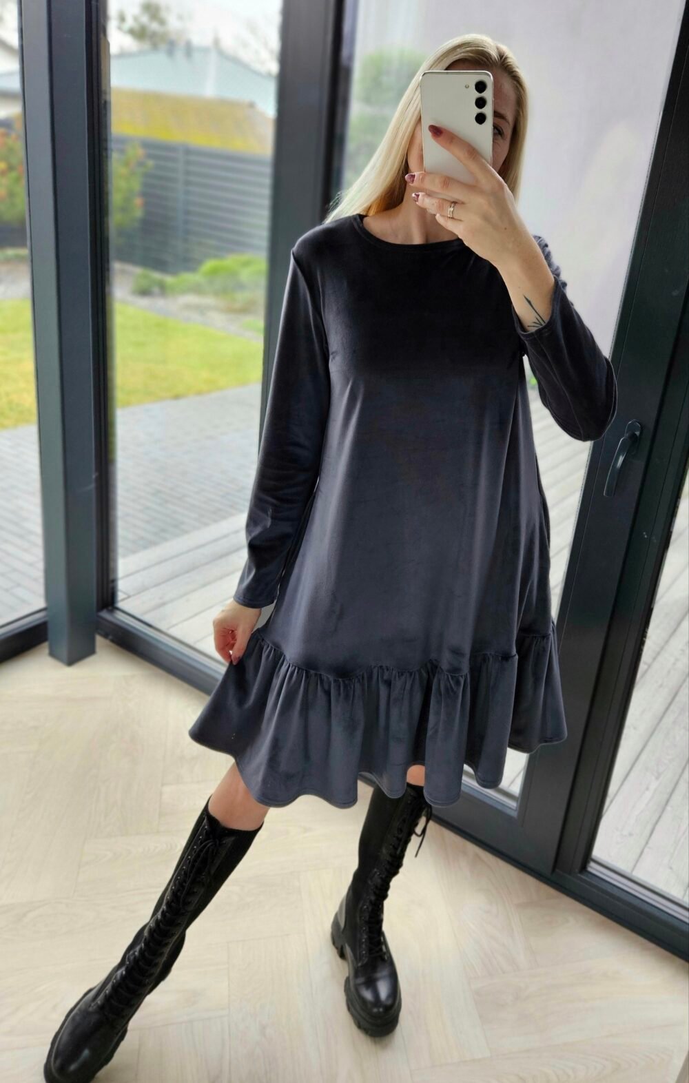 Veliūro suknelė "Varpelis" pilka