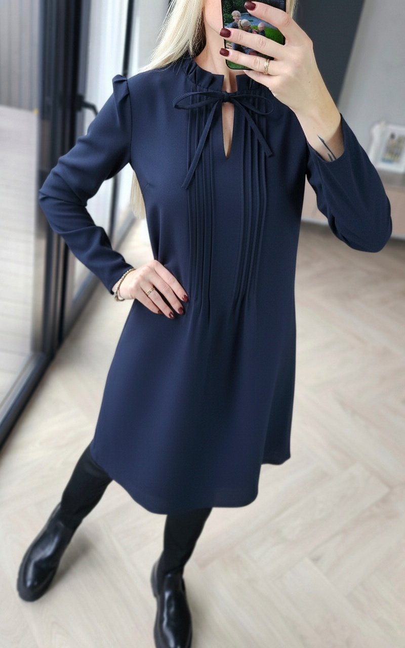 T.mėlyna suknelė su raišteliais