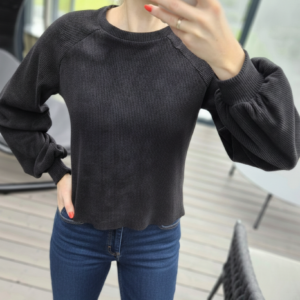 Juodi velveto džemperiukai