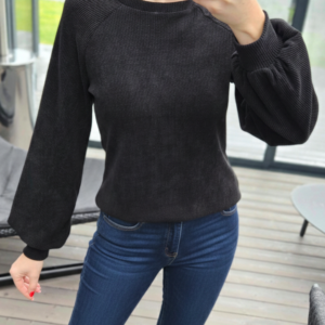 Juodi velveto džemperiukai