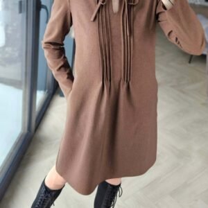 Ruda suknelė su raišteliais