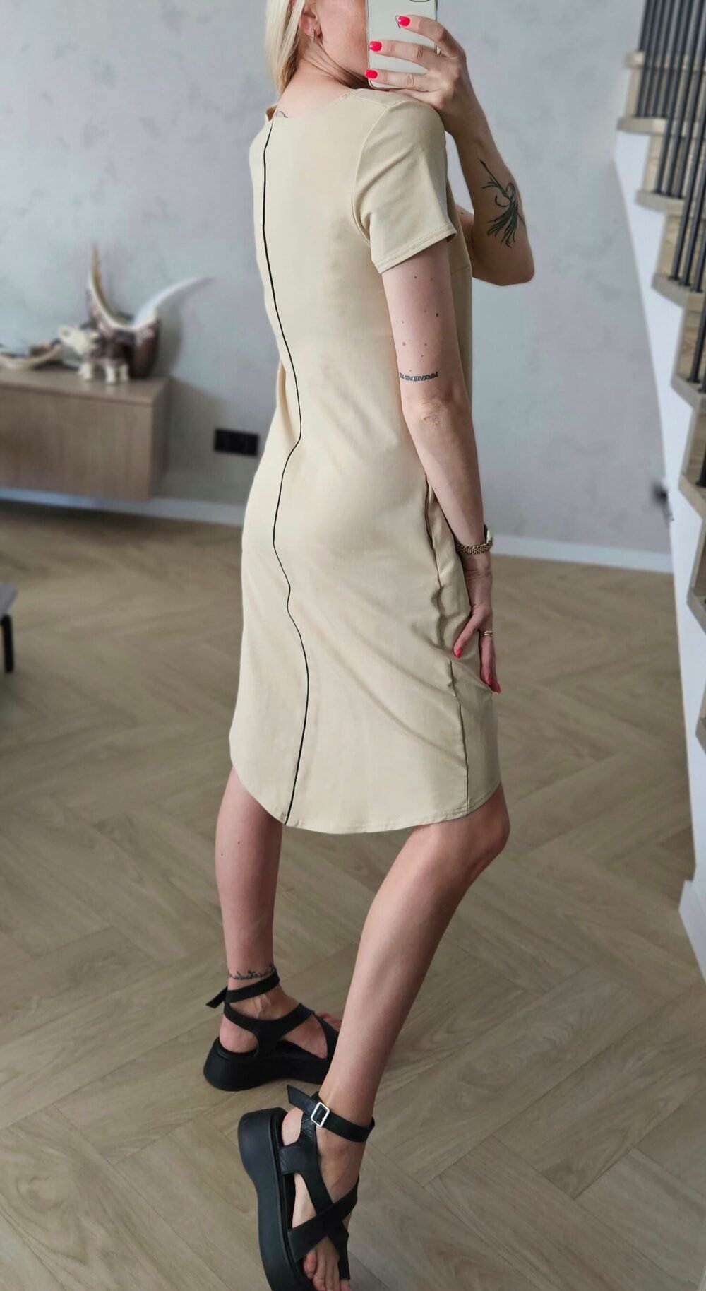 Suknelė "Line" smėlio spalvos