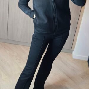 Džemperis su siuvinėta nugara