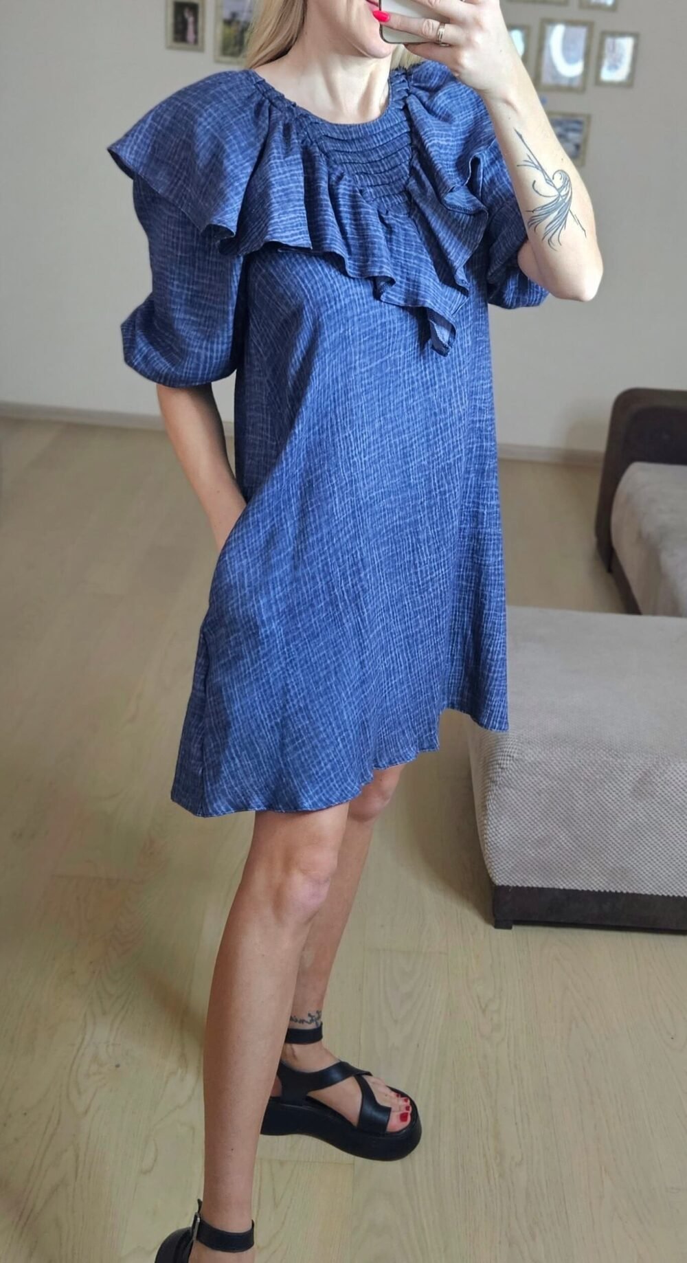 Muslino mėlyna suknelė 3/4 rankovėmis