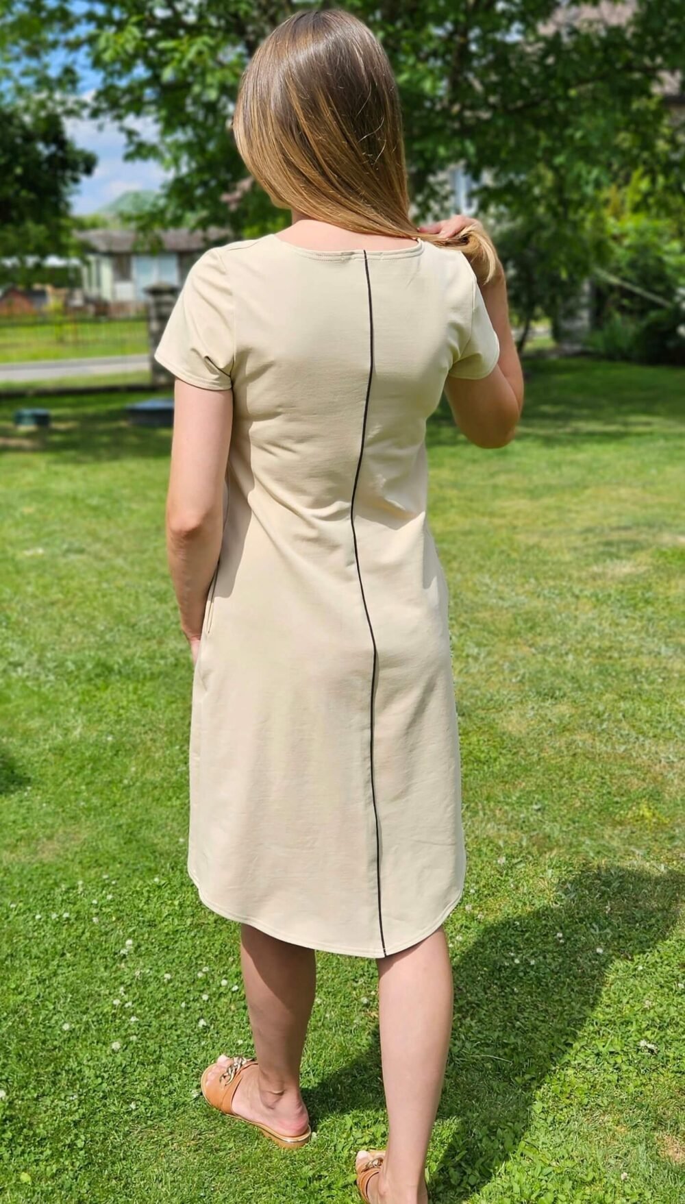 Suknelė "Line" smėlio spalvos