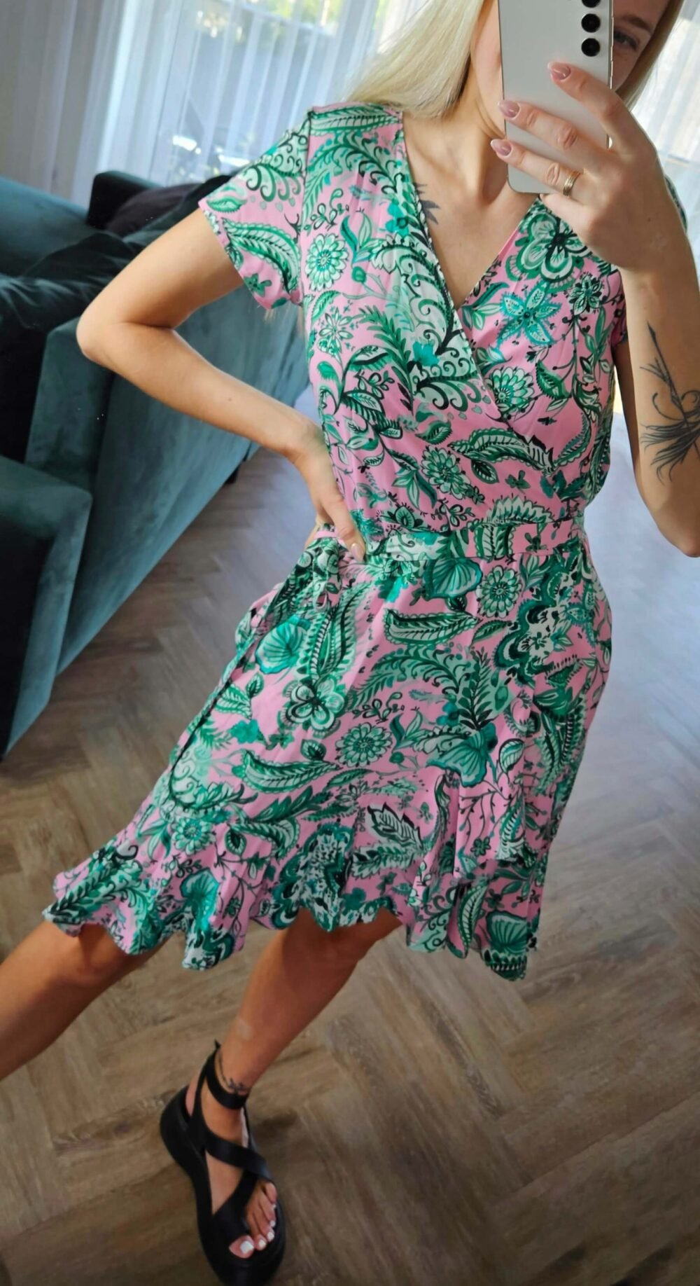 Susiaučiama suknelė "Vijoklis"