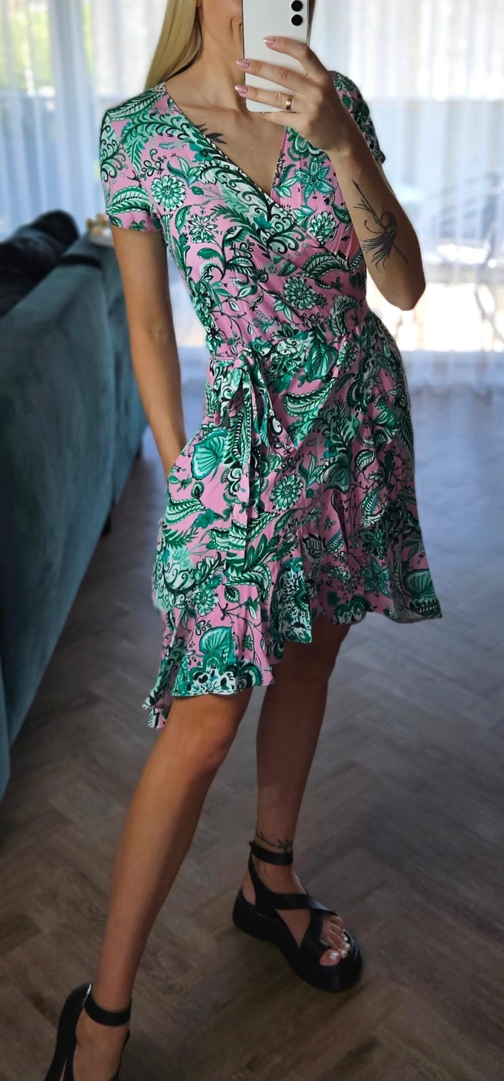 Susiaučiama suknelė "Vijoklis"