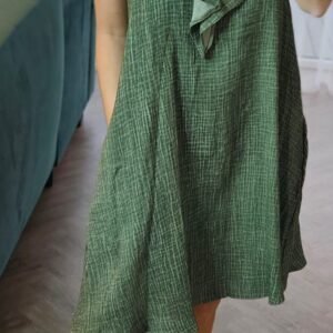 Muslino suknelė chaki be rankovių