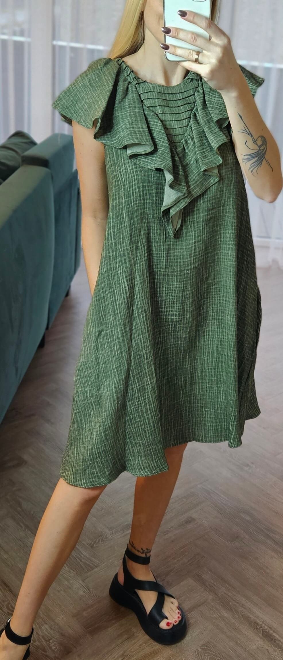 Muslino suknelė chaki be rankovių