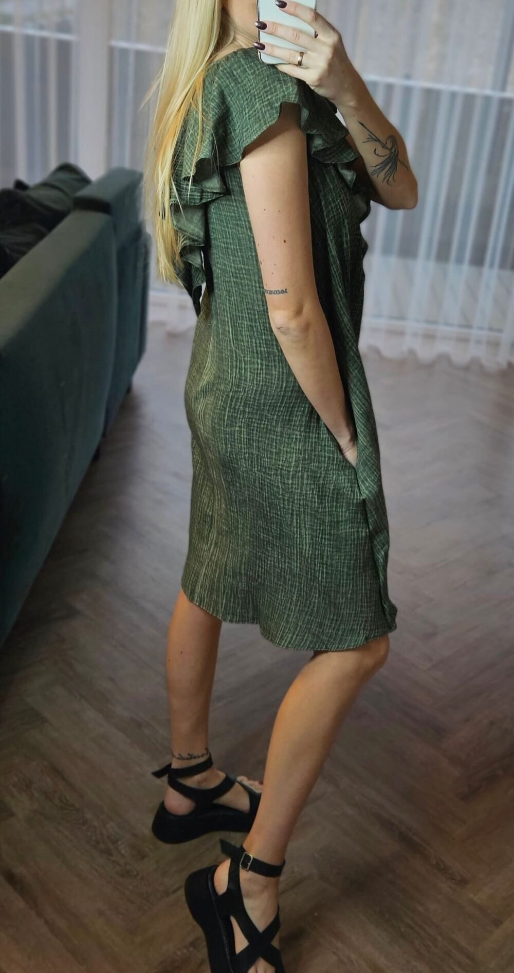 Muslino suknelė chaki be rankovių