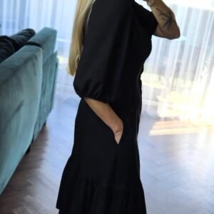 Juoda suknelė pūstom rankovėm