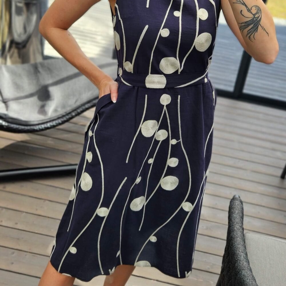 Suknelė "Dona" be rankivių