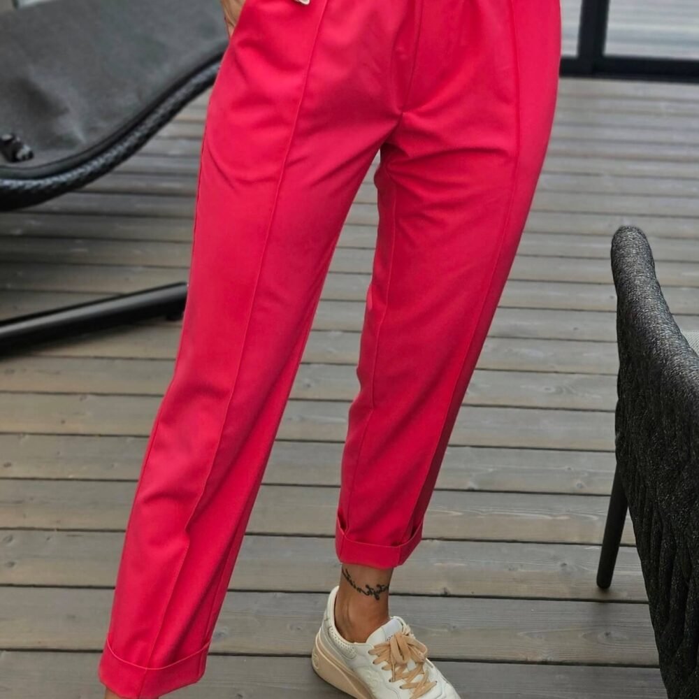 Capri stiliaus kelnės