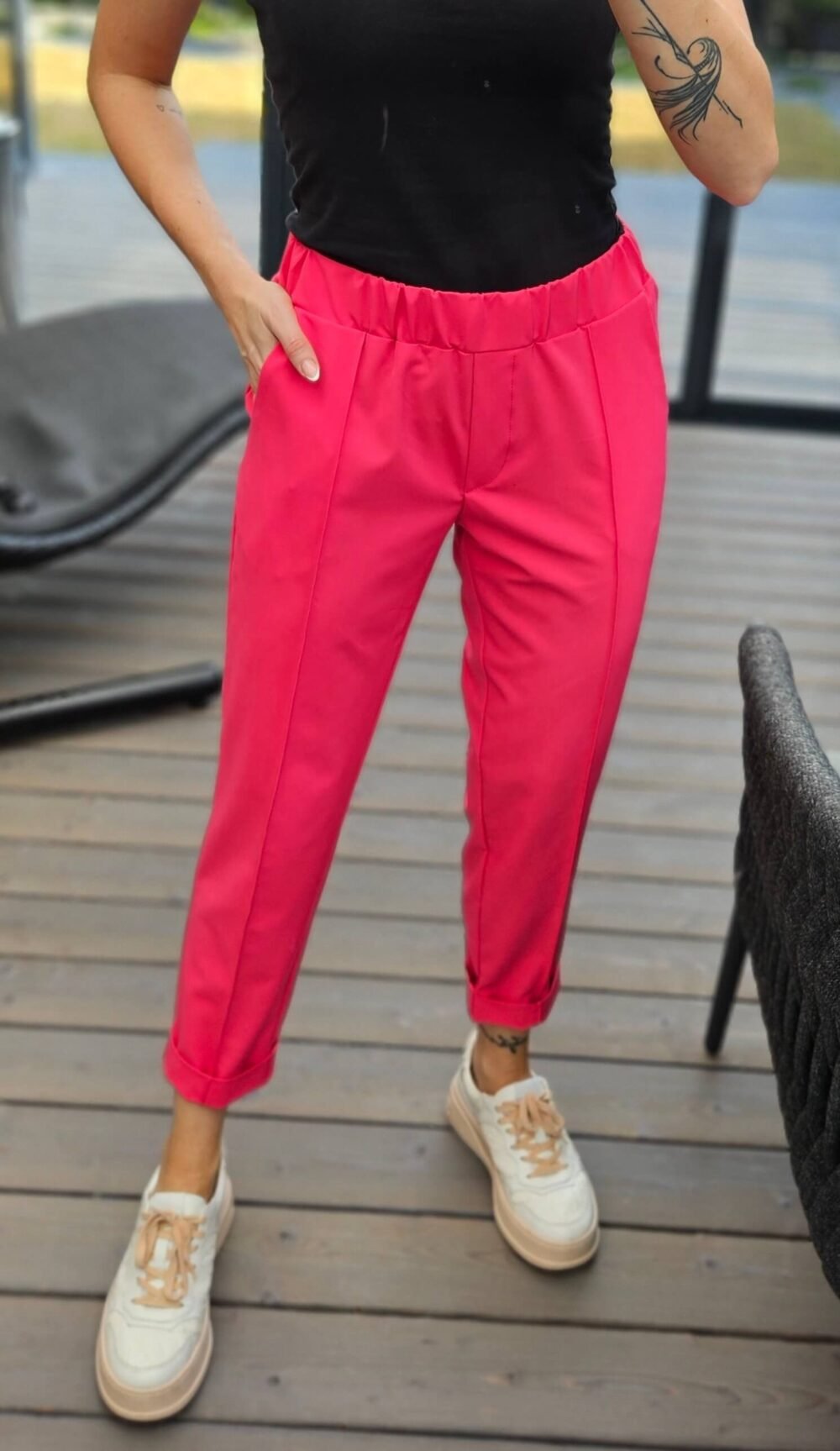 Capri stiliaus kelnės