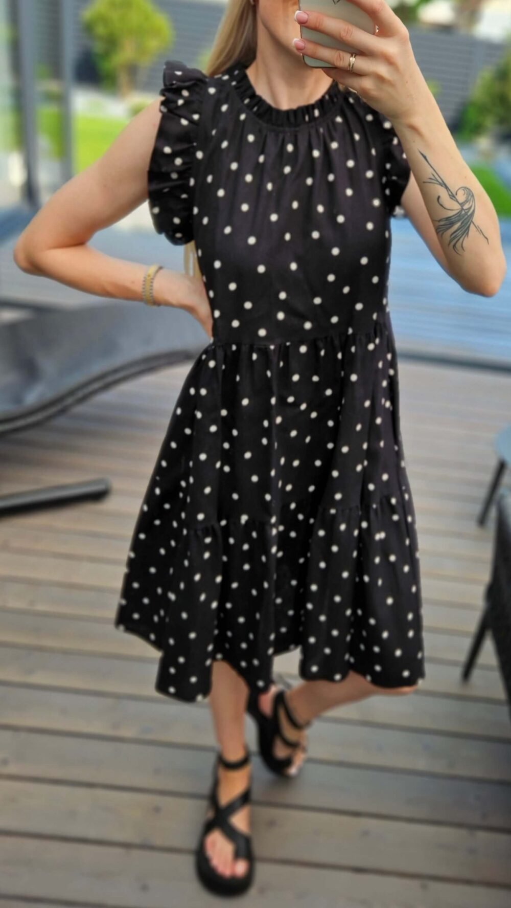 Suknelė "Ruffle Dot" juoda