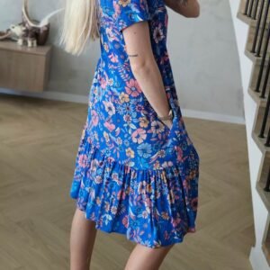 Mėlyna suknelė su gėlėm