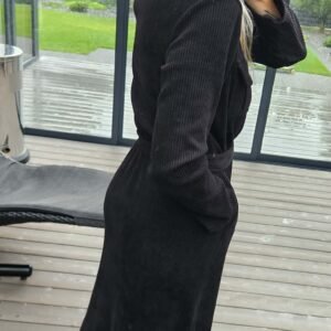 Velveto suknelė "TOP" juoda
